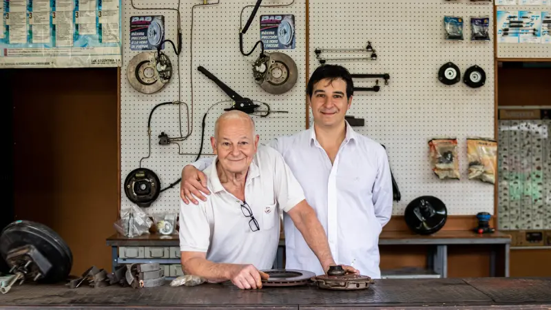 Más de tres décadas bajo el chasis